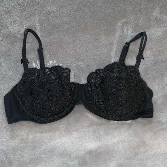 Victoria Secret Bra - Picture 1 of 3